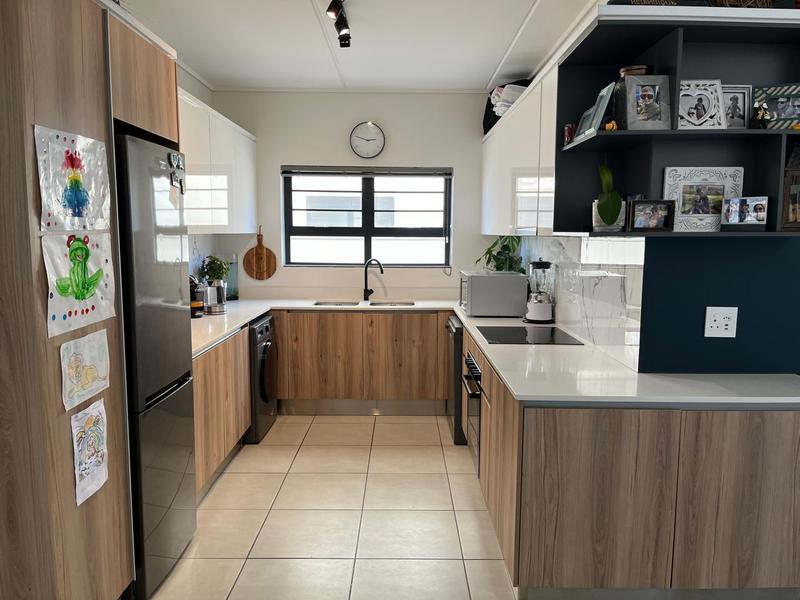 To Let 3 Bedroom Property for Rent in Sandown Western Cape